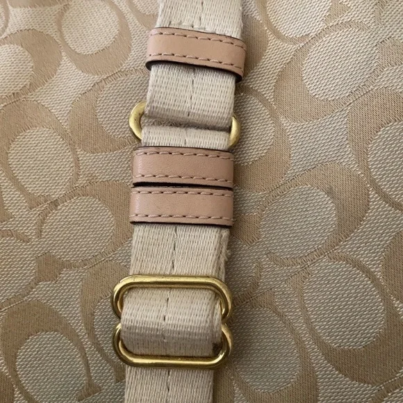 Coach - Picture 10 of 10